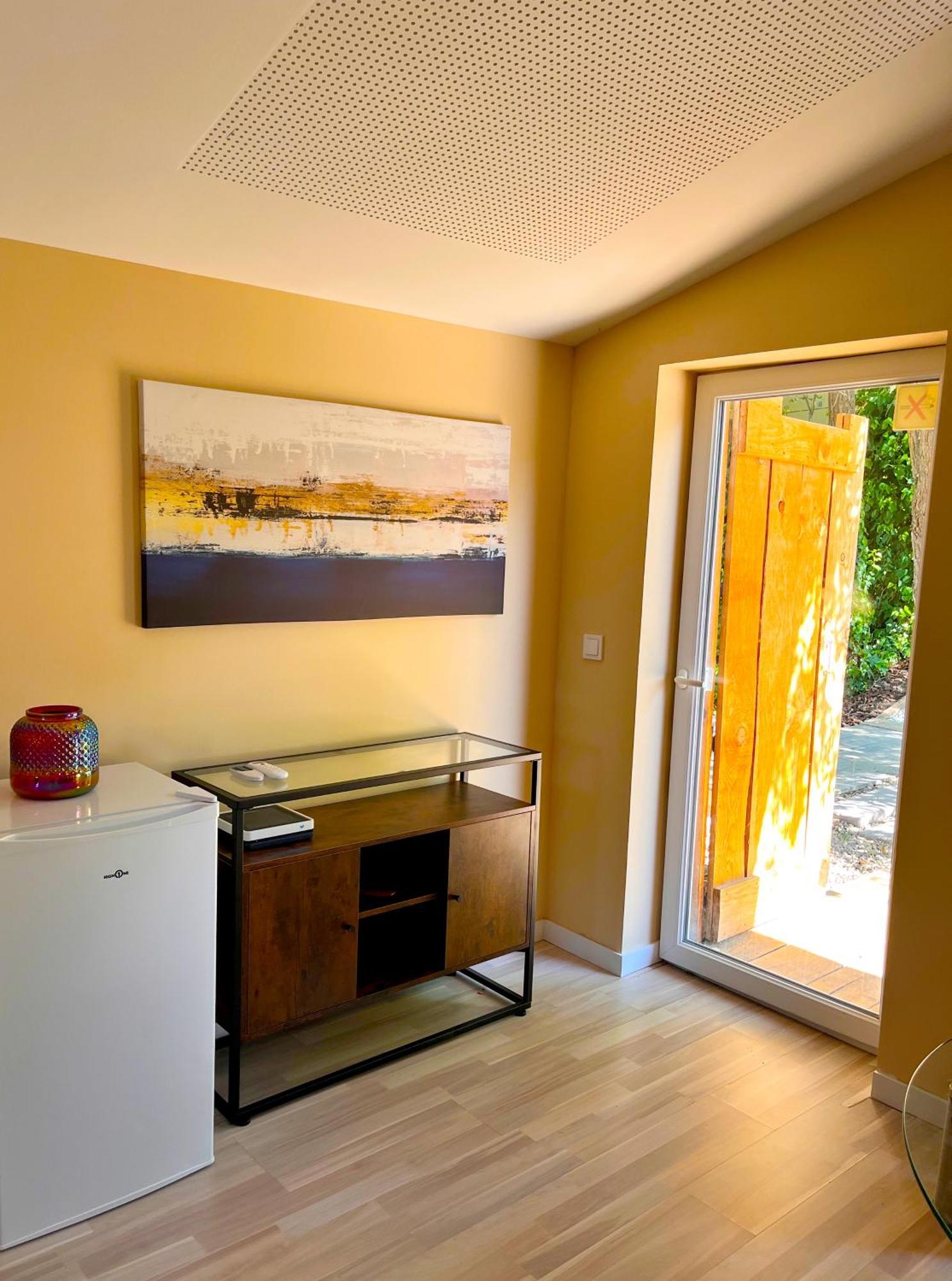 Holiday home Fee4me With Pool And Garden